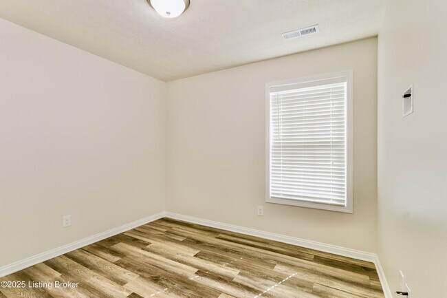 Building Photo - 7116 Blue Stream Ct