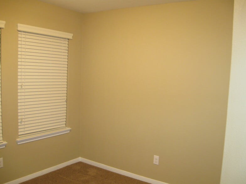 Building Photo - 4807 Dappled Grove Trail