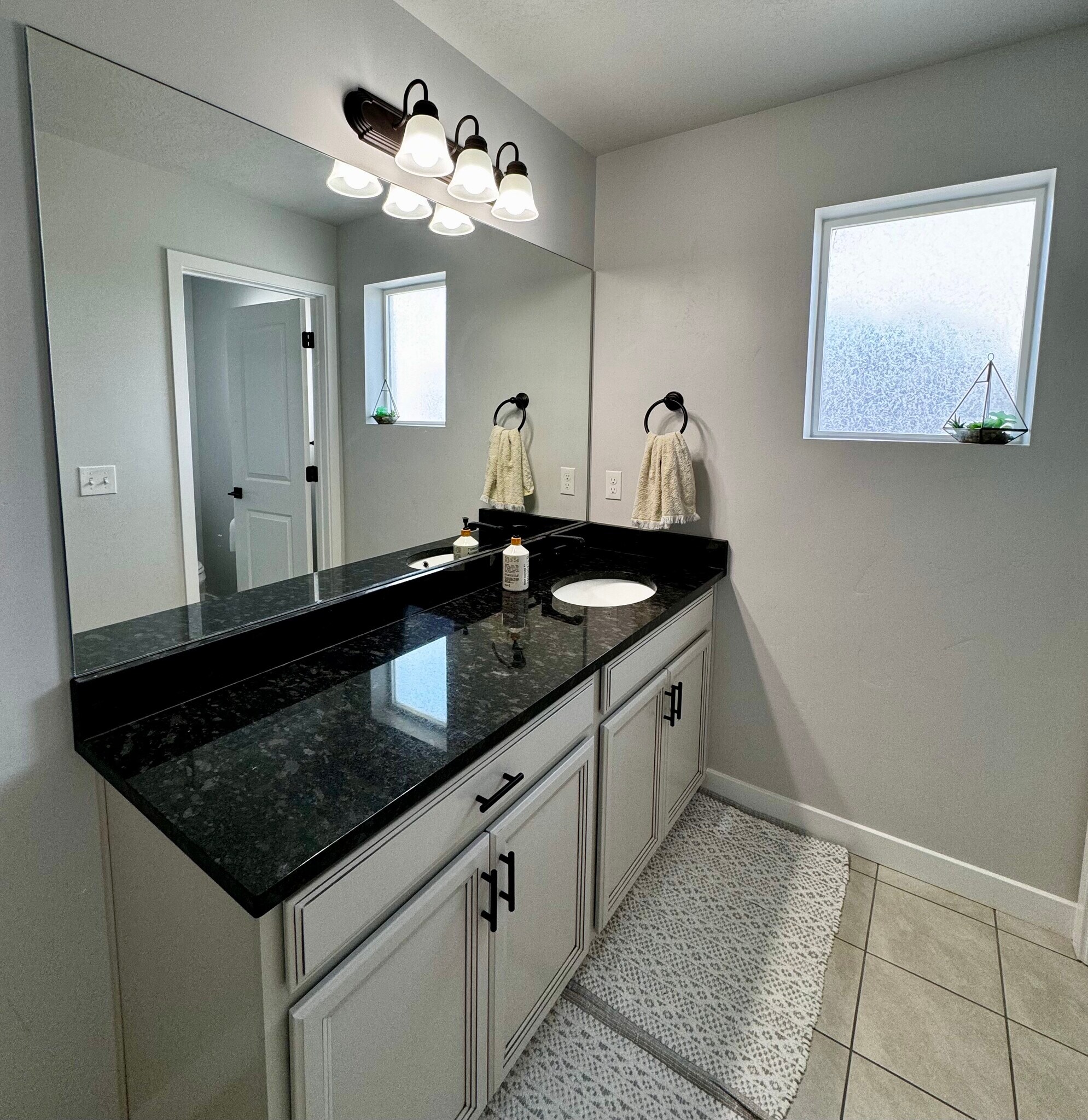 Building Photo - 15073 S Wild Horse Way