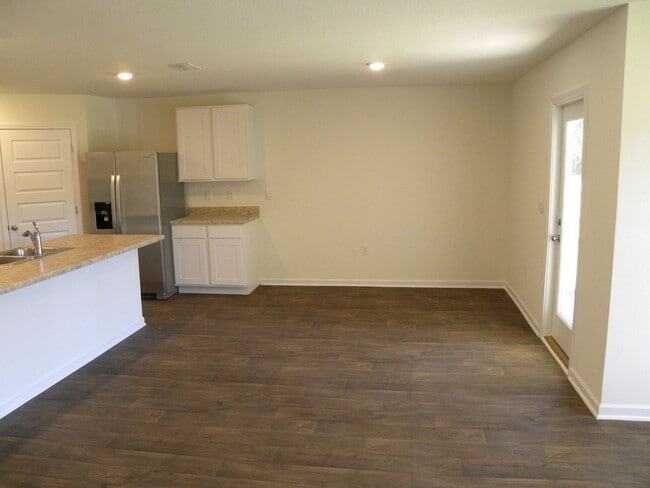 Building Photo - *****AVAILABLE NOW*****