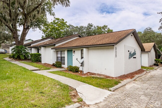 425 S 9th St Leesburg, FL 34748-7508 - The Rhoads Apartments | 2 Bedroom Apartments in Leesburg, FL