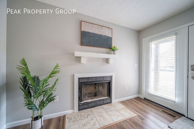 Building Photo - 3085 Griggsview Ct