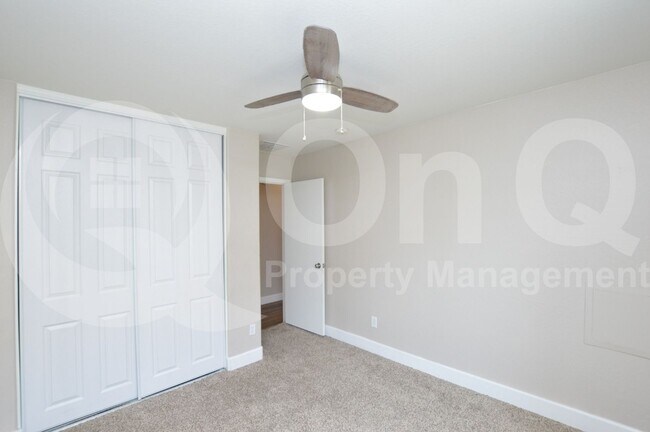 Building Photo - 209 S Carter Ranch Rd