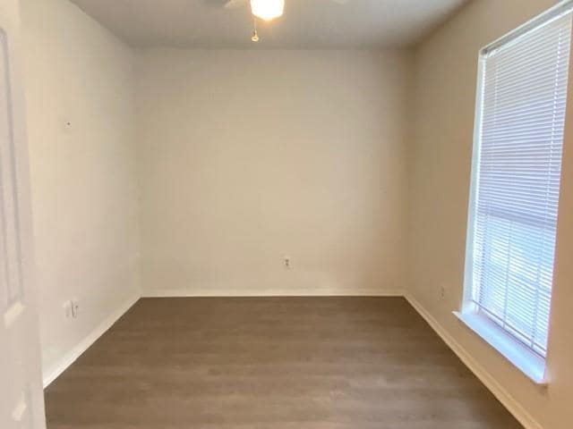 Building Photo - 2929 Hilltop Dr