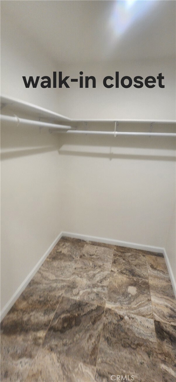 Building Photo - 865 Featherwood Dr