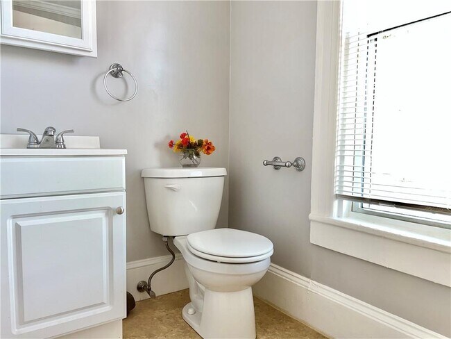 Building Photo - 90 Spring St