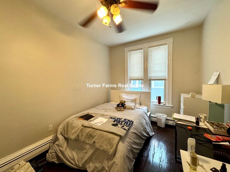 Building Photo - 719 Parker St