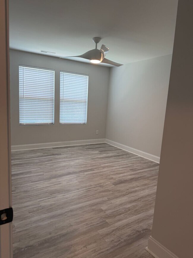 Building Photo - 315 Neuse Dr