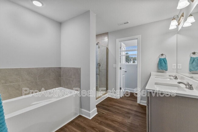 Building Photo - 9575 14th Bay St