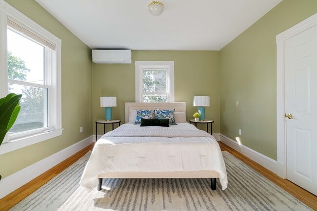 Building Photo - 87 College Ave