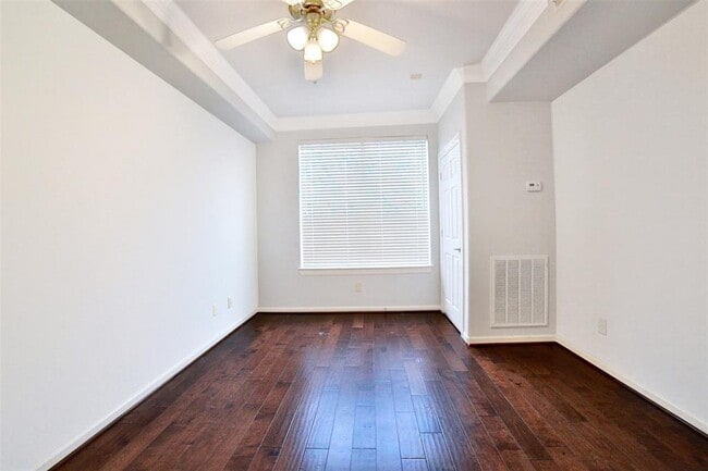 Building Photo - 6611 W Sam Houston Pkwy S