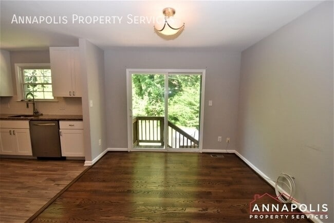 Building Photo - 442 Poplar Ln