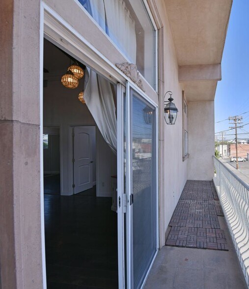 Building Photo - 7929 Blackburn Ave