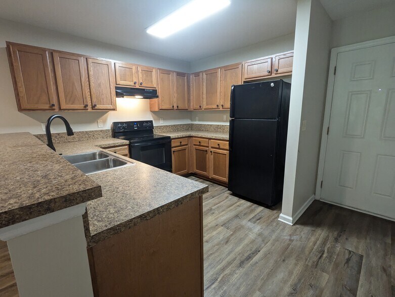 Building Photo - 126 Plantation Point Dr