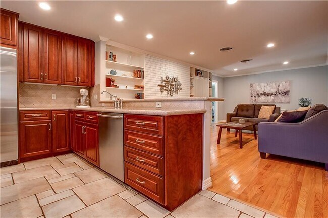 Building Photo - Beautiful Home in Tanglewood