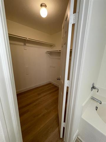 Building Photo - 2049 Sunny Side Dr
