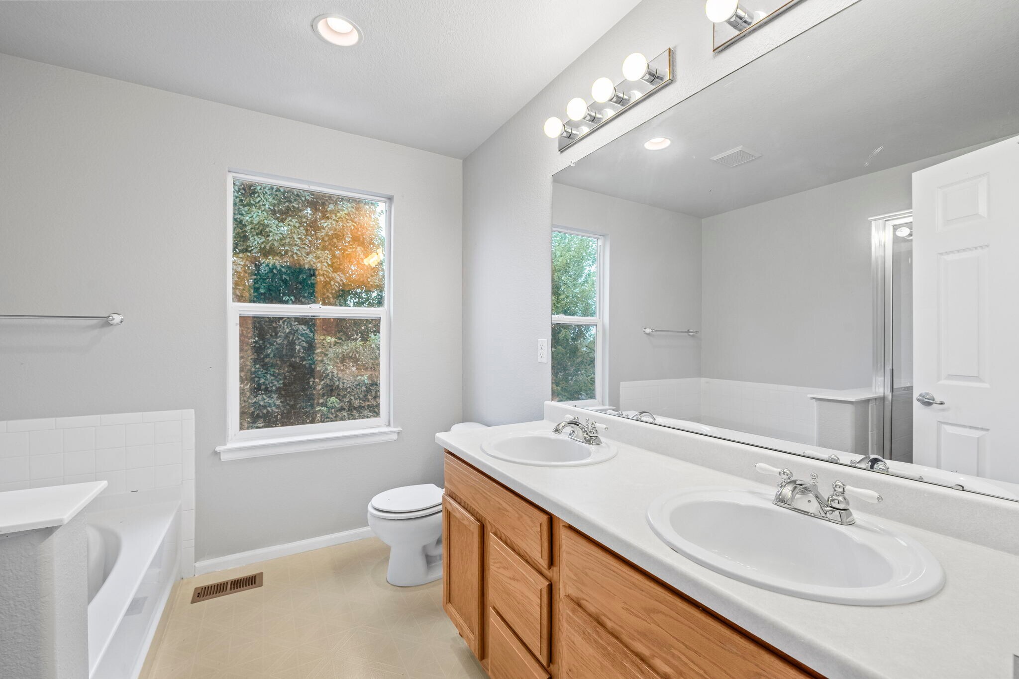 Building Photo - 637 N 48th Ave