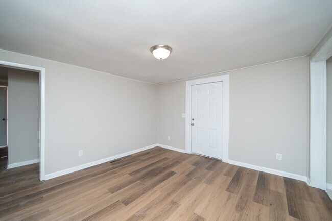 Building Photo - 4/2 House For Rent in Montevallo!