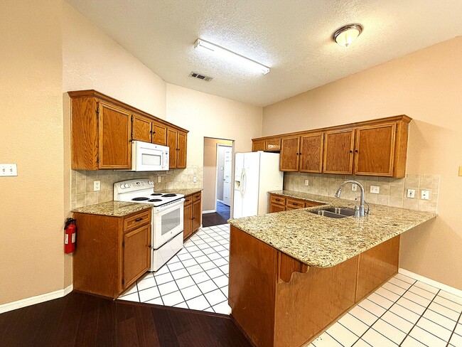 Building Photo - 405 Gina Dr