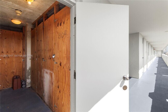 Building Photo - 3703 NE 166th St