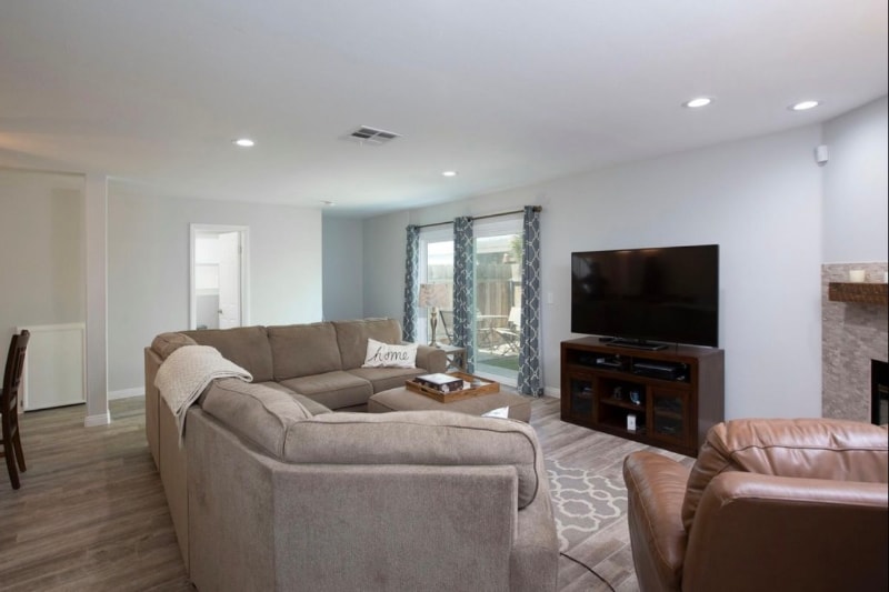 Building Photo - 564 9th St