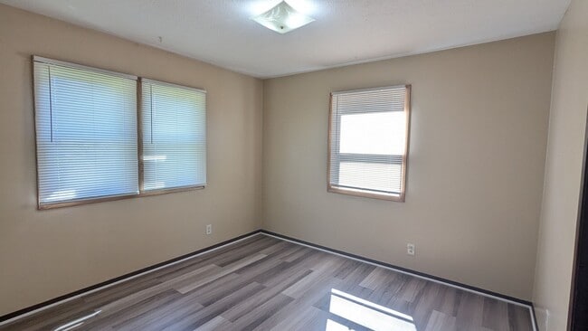 Building Photo - 3-bedroom in Lewis Central