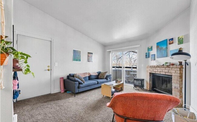 Building Photo - 530 E Patriot Blvd