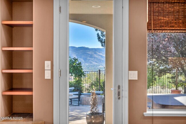 Building Photo - 1520 Taos Ln