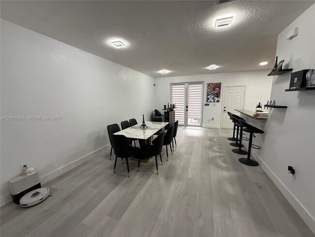 Building Photo - 9350 SW 171st Ct