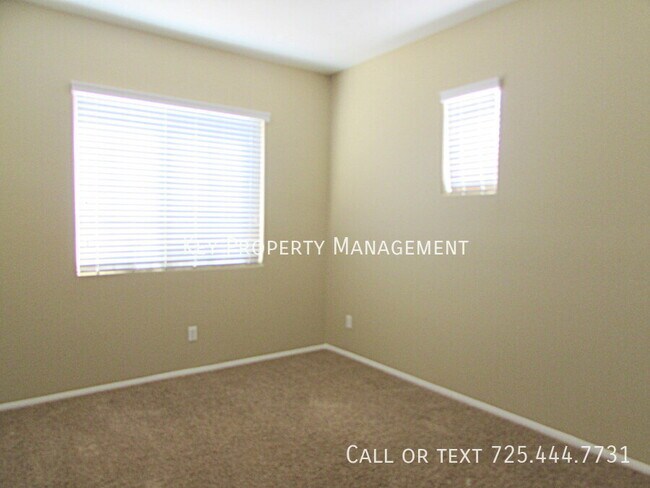 Building Photo - 692 Sumatra Pl