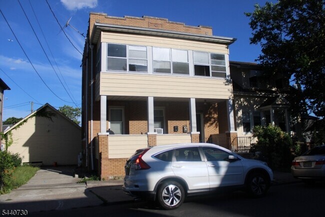 Building Photo - 74 Westminster Pl