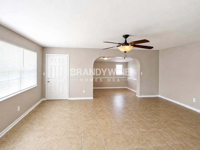 Building Photo - 8067 Santillo Dr