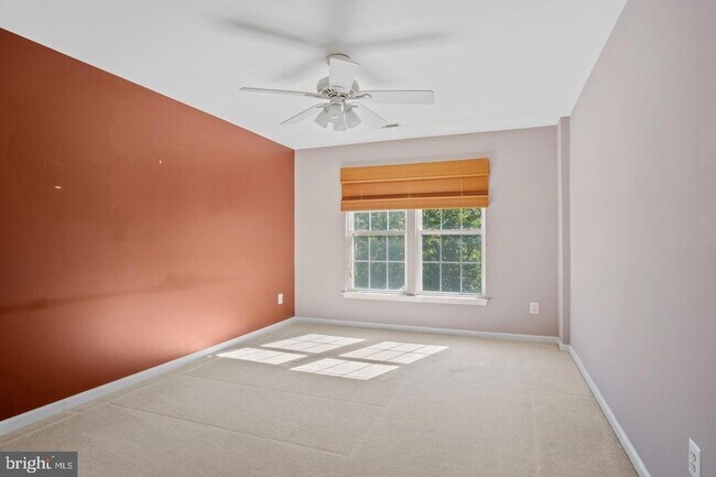 Building Photo - 211 Park Gate Dr SE