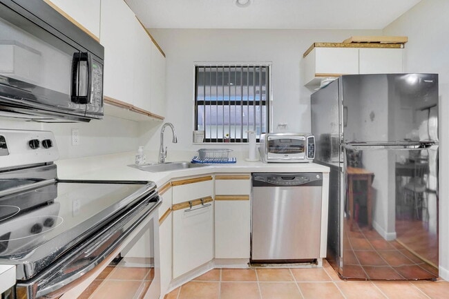 Primary Photo - 3543 Cocoplum Cir