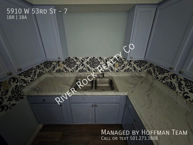 Building Photo - 5910 W 53rd St