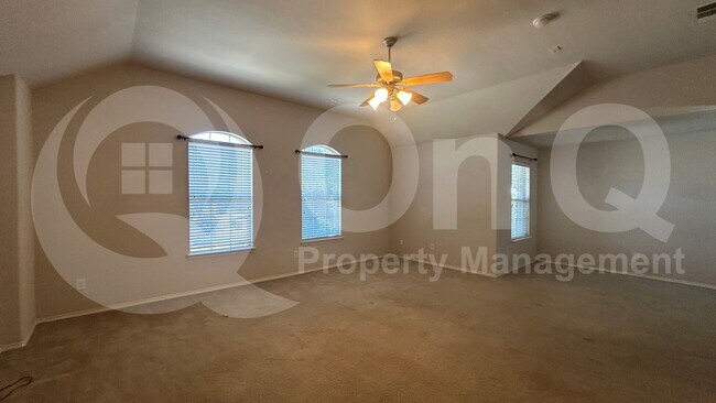 Building Photo - 9537 Navarro St