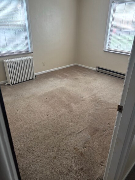 Building Photo - 527 Corona Ave