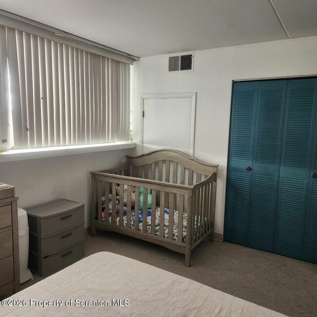 Building Photo - 220 Linden St