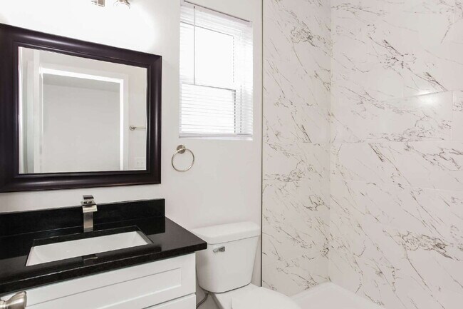 Building Photo - 43 N Randolph St