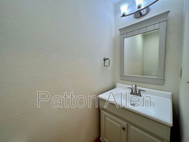 Building Photo - 212 Appleton Dr