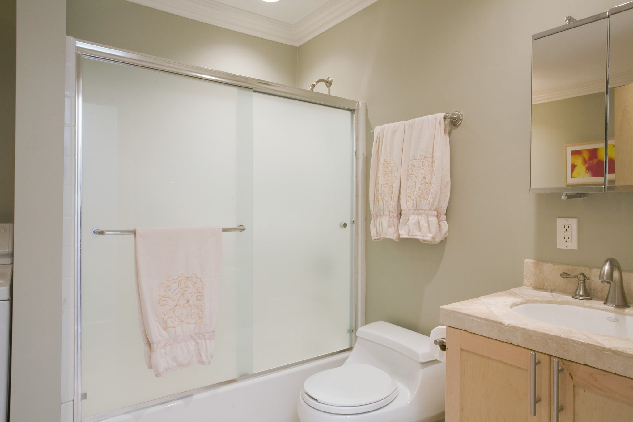 2nd Bath - 809 Warren Ave