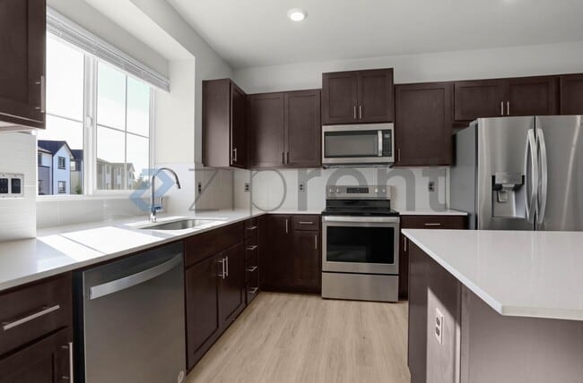 Building Photo - 1621 Seattle Hill Rd