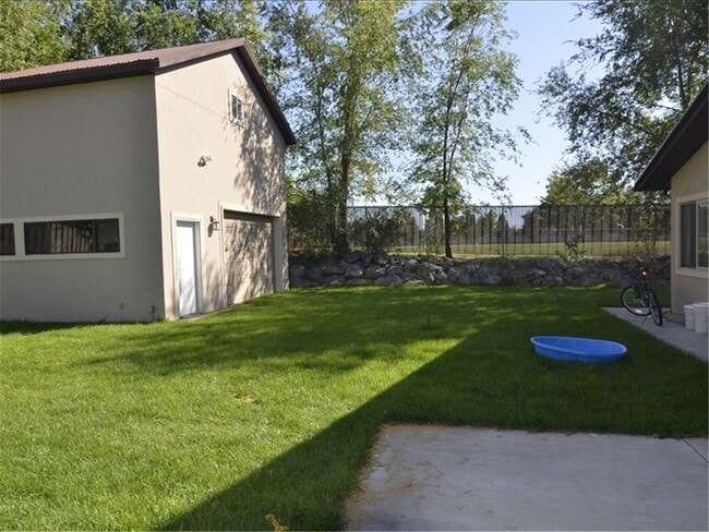 Building Photo - MUST SEE! Beautiful 4 Bedroom/3 Bathroom Home--Near BYU and Peaks Ice Arena