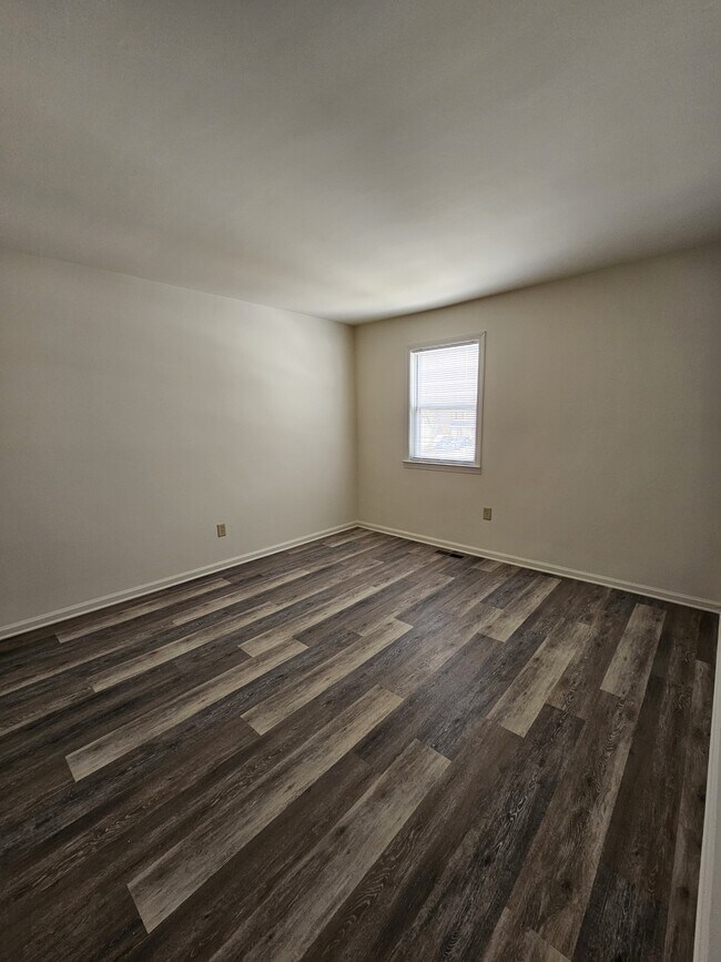 Building Photo - 148 E Plover Dr