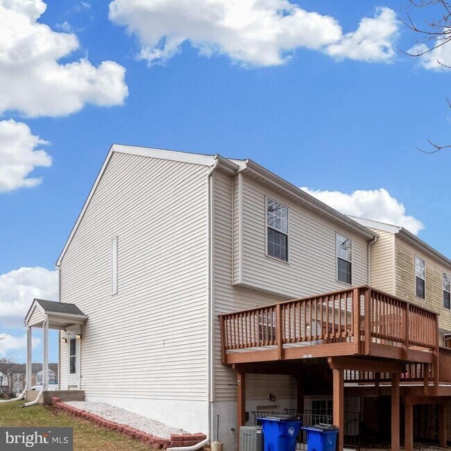 Building Photo - 5798 Katsura Ct