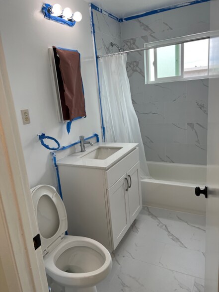 Building Photo - 490 Talbert St