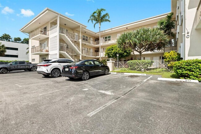 Building Photo - 2600 S Ocean Dr