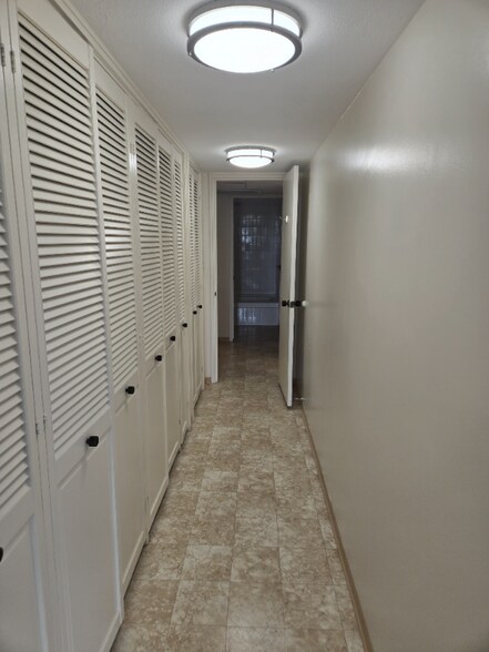 Building Photo - 1600 Ala Moana Blvd