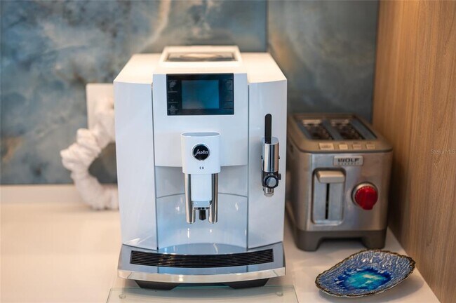 Building Photo - 1155 N Gulfstream Ave