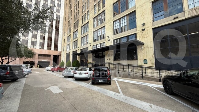 Building Photo - 1122 Jackson St